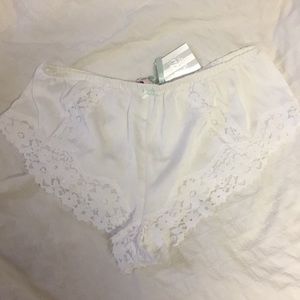 Victoria’s Secret White Lingerie Shorts Small